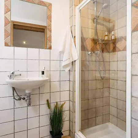 Penthouse Apartment, 3 Bedroom With Private Balcony Appartement *