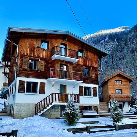 Penthouse Apartment, 3 Bedroom With Private Balcony Apartment *