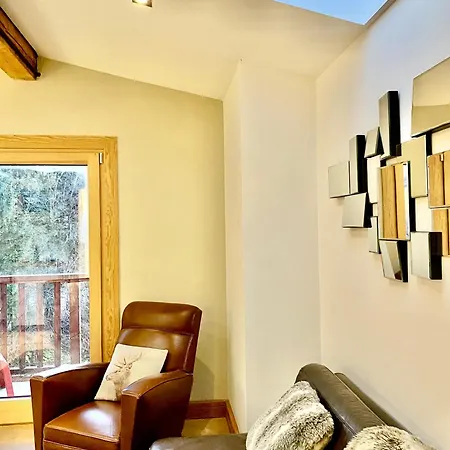 Penthouse Apartment, 3 Bedroom With Private Balcony Appartement *