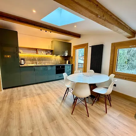 Penthouse Apartment, 3 Bedroom With Private Balcony Apartment Chamonix