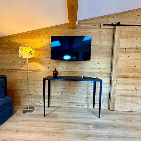 Apartment Penthouse Apartment, 3 Bedroom With Private Balcony *